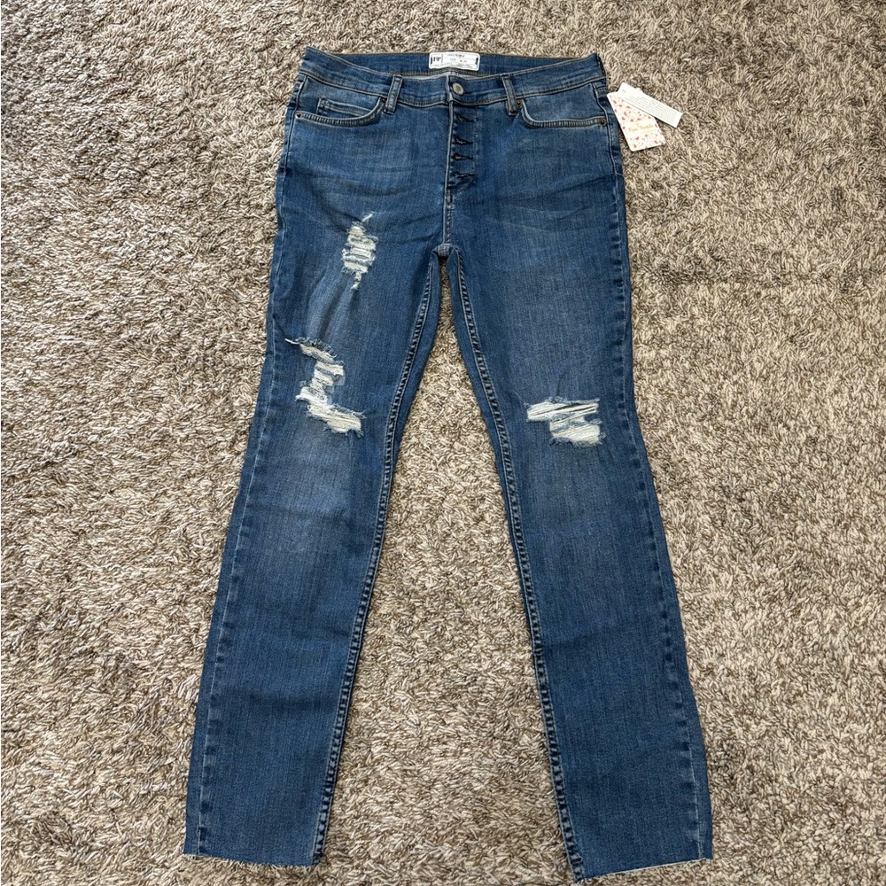 Women’s Free People Dark Blue Distressed Skinny Jeans